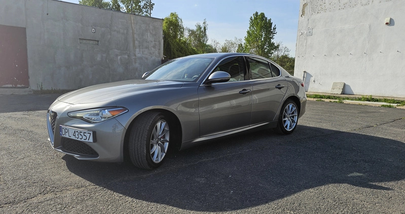 Alfa Romeo Giulia cena 99000 przebieg: 75500, rok produkcji 2018 z Polkowice małe 79